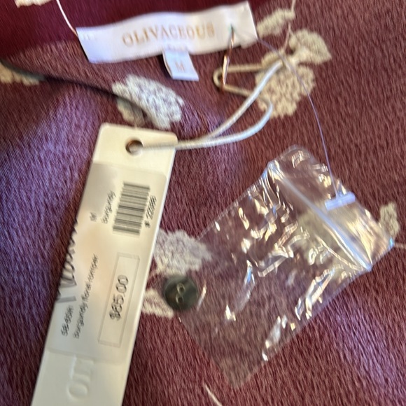 New Olivaceous Burgundy Floral Romper Flutter Sleeves Size Medium Tie Waist NWT - Picture 8 of 8